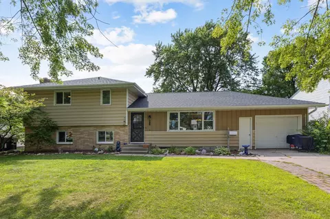 1805 Knight Ave N, Glencoe, MN 55336