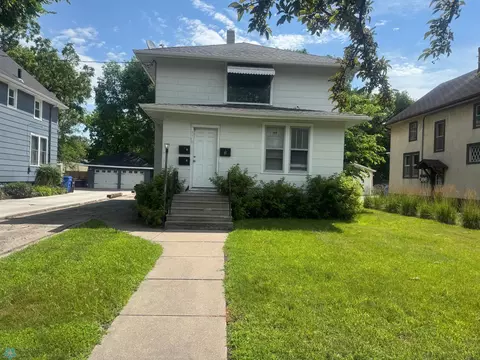 1109 10th St N, Fargo, ND 58102