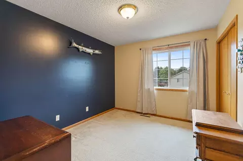 Bedroom - 1514 Sun Bird Ln, Faribault, MN 55021 photo 4 of 10