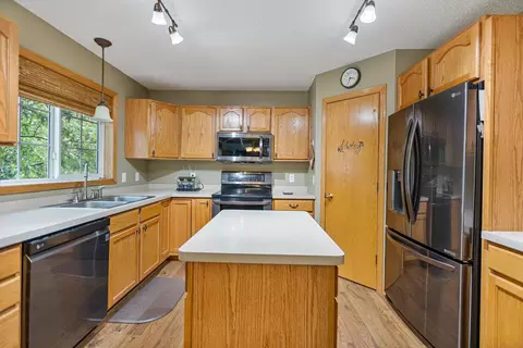 Kitchen - 1514 Sun Bird Ln, Faribault, MN 55021 photo 3 of 3