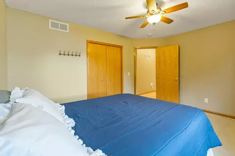 Bedroom - 1514 Sun Bird Ln, Faribault, MN 55021 photo 8 of 10