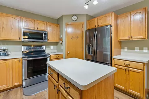 Kitchen - 1514 Sun Bird Ln, Faribault, MN 55021 photo 2 of 3