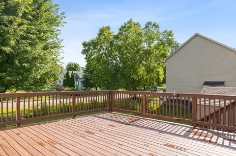 Exterior - 1514 Sun Bird Ln, Faribault, MN 55021 photo 3 of 8