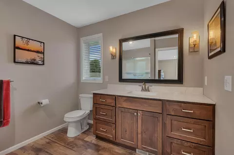 Bath - 17643 Janssen Dr, Cold Spring, MN 56320 photo 2 of 4