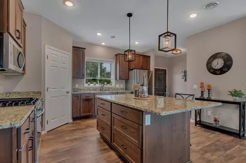 Kitchen - 17643 Janssen Dr, Cold Spring, MN 56320 photo 1 of 2