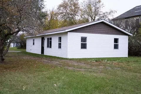 417 N Wisconsin St, Hewitt, MN 56453