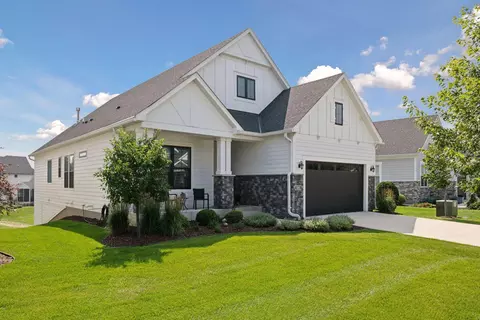 5845 Ayrshire Ln, Shorewood, MN 55331