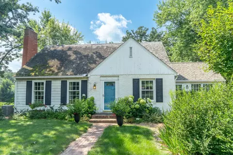 145 Hickory St, Mahtomedi, MN 55115