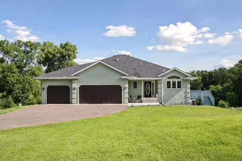 51823 Birch Ave, Rush City, MN 55069