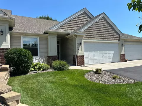 19848 Goldfinch Dr #83, Farmington, MN 55024