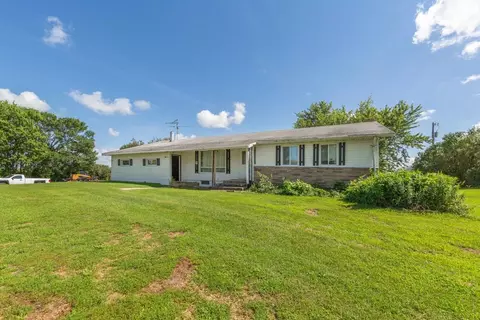 47213 800th St, Lakefield, MN 56150