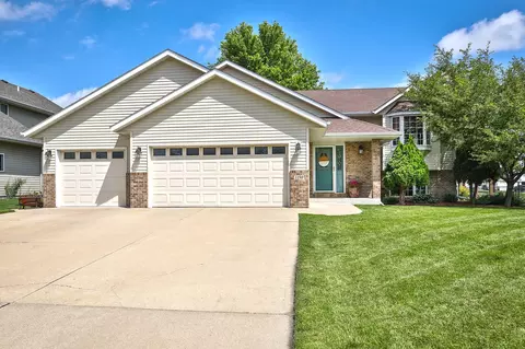 1190 Foxtail Ln SE, Owatonna, MN 55060