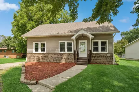 120 5th St, Kenyon, MN 55946