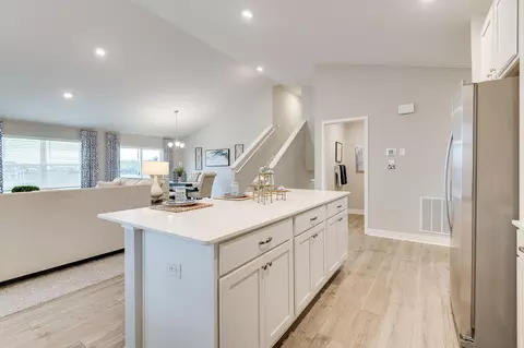 17589 Dunkirk Way, Lakeville, MN 55044
