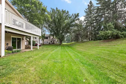 Exterior - 4693 Ridge Cliff Dr, Eagan, MN 55122 photo 10 of 11