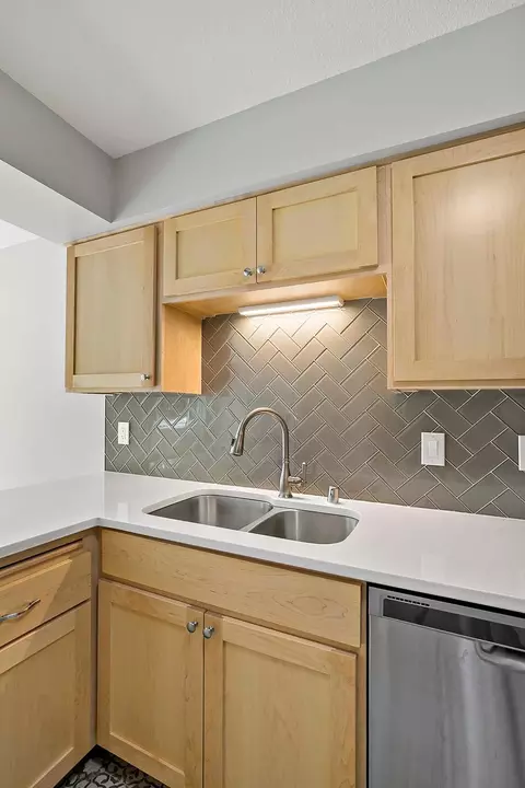 Kitchen - 4693 Ridge Cliff Dr, Eagan, MN 55122 photo 5 of 5