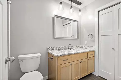 Bath - 4693 Ridge Cliff Dr, Eagan, MN 55122 photo 1 of 5