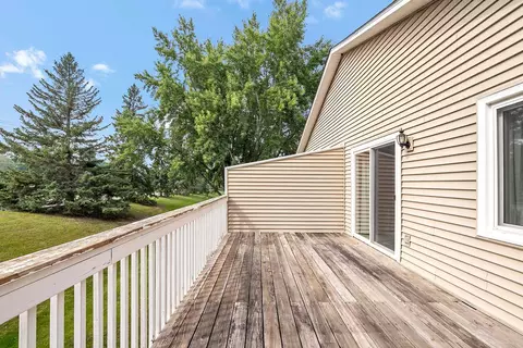 Exterior - 4693 Ridge Cliff Dr, Eagan, MN 55122 photo 4 of 11
