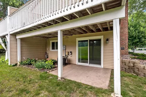 Exterior - 4693 Ridge Cliff Dr, Eagan, MN 55122 photo 9 of 11