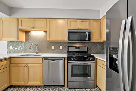 Kitchen - 4693 Ridge Cliff Dr, Eagan, MN 55122 photo 3 of 5