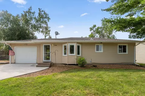 1928 Turquoise Trl, Eagan, MN 55122