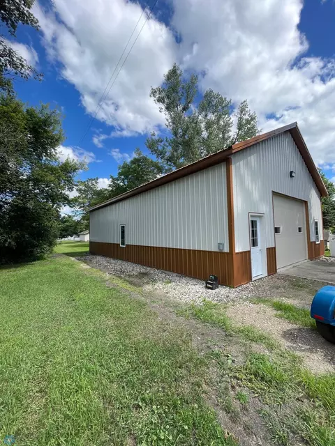201 N 1st St, Fort Ransom, ND 58033