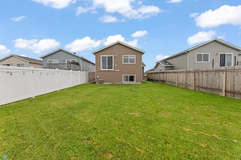 Exterior - 3315 Maple Leaf Loop S, Fargo, ND 58104 photo 4 of 5