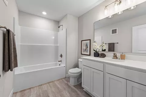 Bath - 1775 4th St NE, Byron, MN 55920 photo 2 of 4