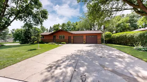 2309 3rd Ave SE, Willmar, MN 56201 photo 2