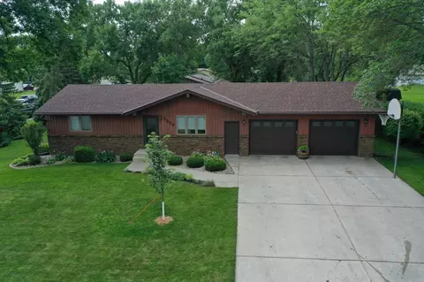 2309 3rd Ave SE, Willmar, MN 56201