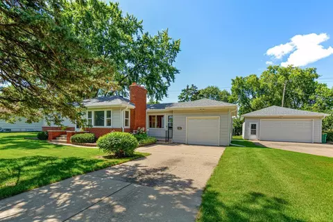 8814 1st Ave S, Bloomington, MN 55420