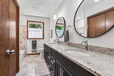 Bath - 6080 Bartlett Blvd, Mound, MN 55364 photo 1 of 4
