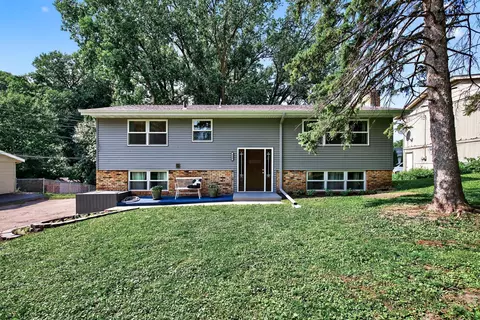 6080 Bartlett Blvd, Mound, MN 55364