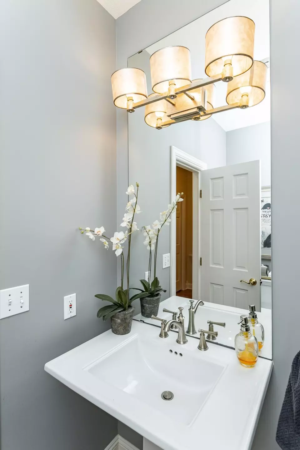 Bath - 3324 Fox Hollow Ln SW, Rochester, MN 55902 photo 1 of 7