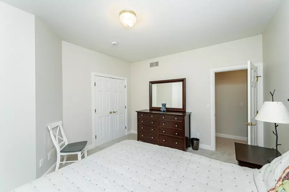 Bedroom - 3324 Fox Hollow Ln SW, Rochester, MN 55902 photo 5 of 9