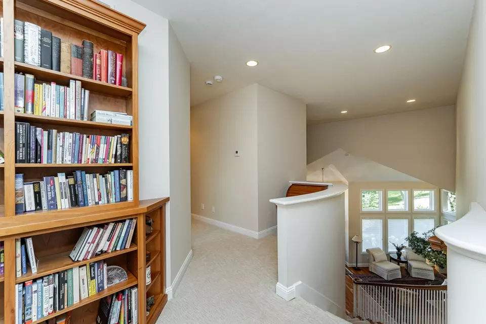 Entry Way - 3324 Fox Hollow Ln SW, Rochester, MN 55902 photo 3 of 4