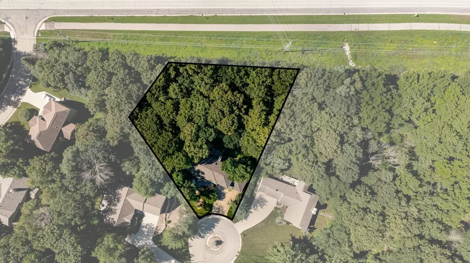 View/Area - 3324 Fox Hollow Ln SW, Rochester, MN 55902 photo 3 of 4