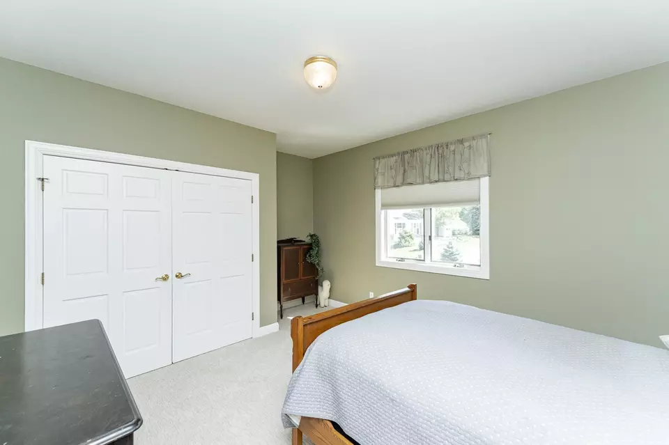 Bedroom - 3324 Fox Hollow Ln SW, Rochester, MN 55902 photo 6 of 9