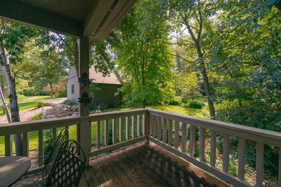 Exterior - 3324 Fox Hollow Ln SW, Rochester, MN 55902 photo 3 of 9