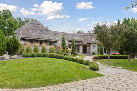 16127 Crosby Cove Rd, Wayzata, MN 55391