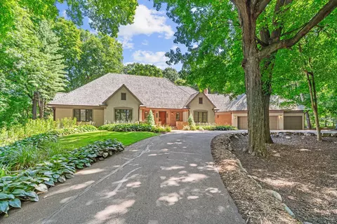 340 Ridge Cir, Wayzata, MN 55391