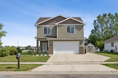 1400 41st Ave S, Moorhead, MN 56560