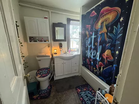 Bath - 306 9th Ave S, Saint Cloud, MN 56301 photo 2 of 2