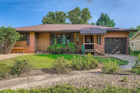 208 Sunset Dr, Jordan, MN 55352