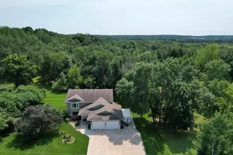 15726 Parkwood Cir, Avon, MN 56310