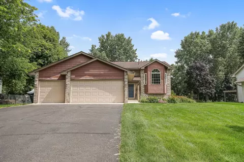 7672 Appaloosa Ln, Lino Lakes, MN 55014
