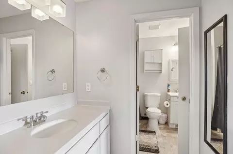 Bath - 3839 Windcrest Ct, Eagan, MN 55123 photo 4 of 6