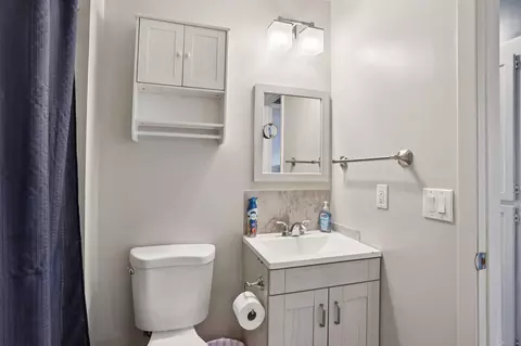 Bath - 3839 Windcrest Ct, Eagan, MN 55123 photo 5 of 6