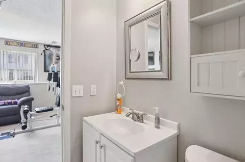 Bath - 3839 Windcrest Ct, Eagan, MN 55123 photo 2 of 6
