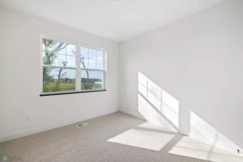 5887 41 St S, Fargo, ND 58104 photo 17